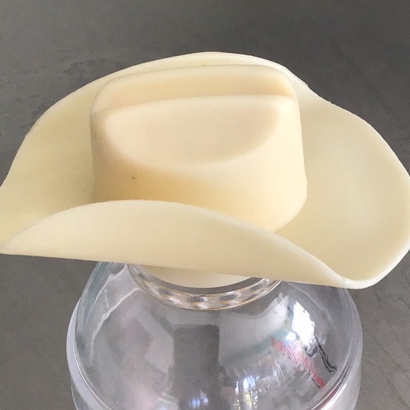 Kenny Chesney Road & the Radio 2006 Tour shaker - Picture 4 of 5